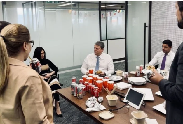 Tarcísio retruca Mercadante sobre obra do metrô: “Não entendeu nada”