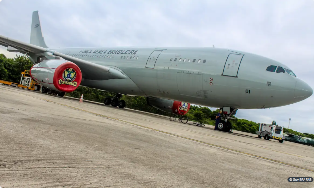 Avião da FAB pousa no Brasil com oitavo grupo de repatriados do Líbano