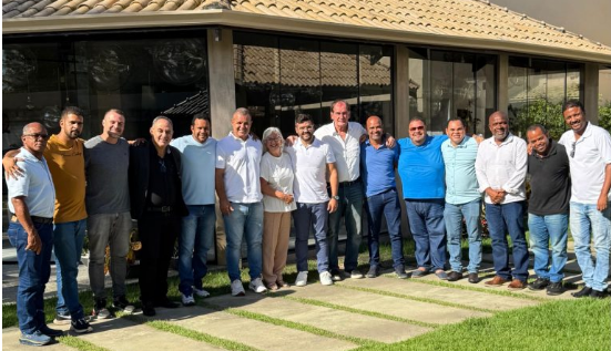 Ilhéus: Valderico Junior discute projetos para a cidade, em almoço com vereadores eleitos