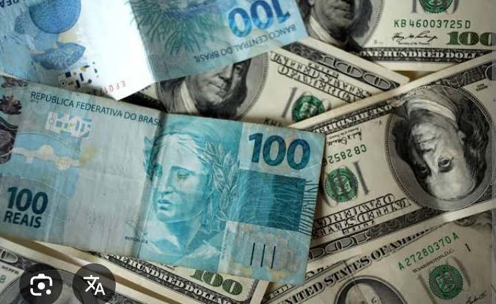 Dólar cai pela 10ª vez consecutiva e fecha a R$ 5,84