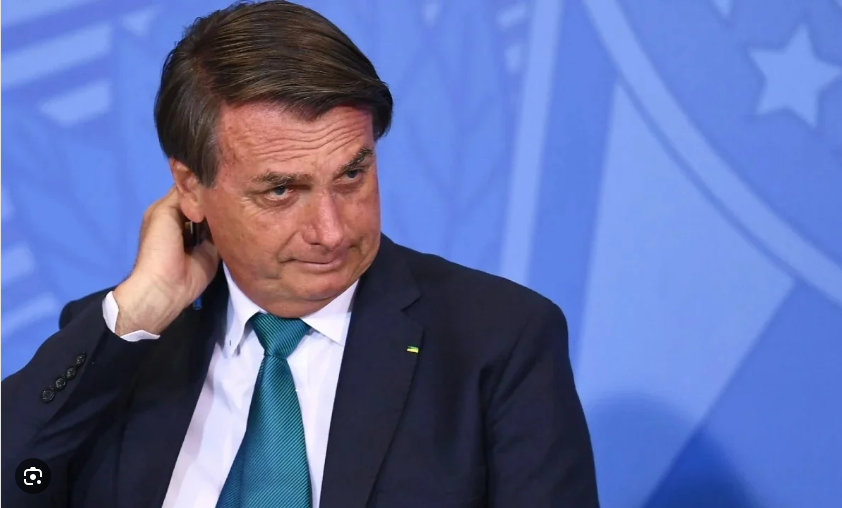 Bolsonaro chega a Brasília para acompanhar STF: “Espero justiça”