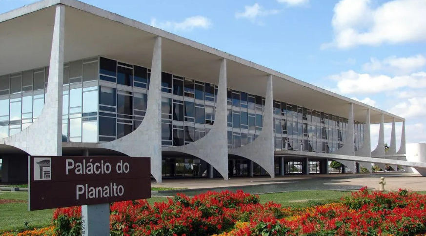 Planalto vê jogo de Motta para 2026 e deve acionar STF para manter IOF