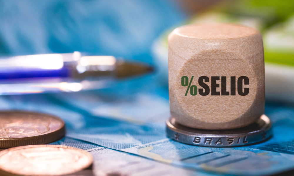 Serviços crescem, mas desaceleração na economia aumenta pressão por corte na Selic