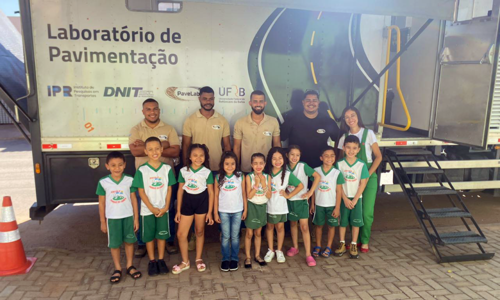 Projeto da UFRB e do DNIT aproxima jovens e crianças do universo da Engenharia de Transportes