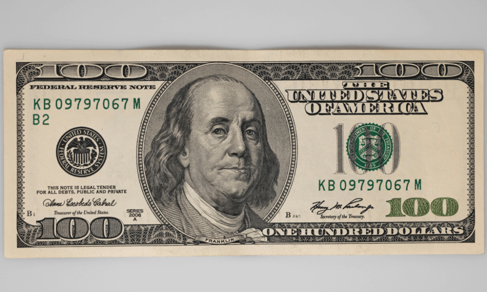 Dólar sobe a R$ 5,35 com incerteza sobre MP da taxação e exterior