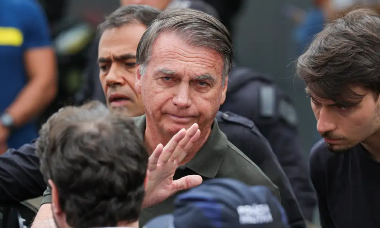 Defesa de Bolsonaro decide não apresentar novos recursos