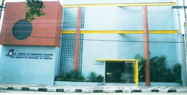 Feira de Santana: Prefeitura firma contrato de R$ 2,8 milhões com CDL para sistema de crédito