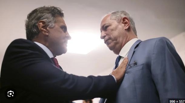 Aécio convida Ciro Gomes para concorrer à presidência pelo PSDB