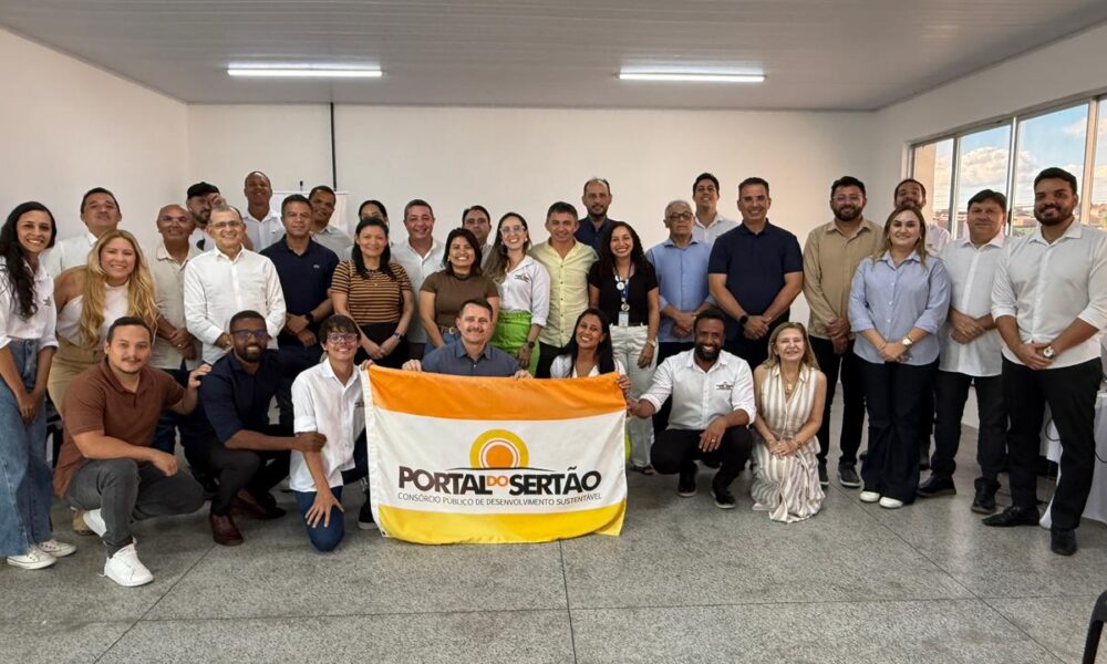 Consórcio Portal do Sertão recebe comitiva do Ceará para troca de experiências sobre gestão regional