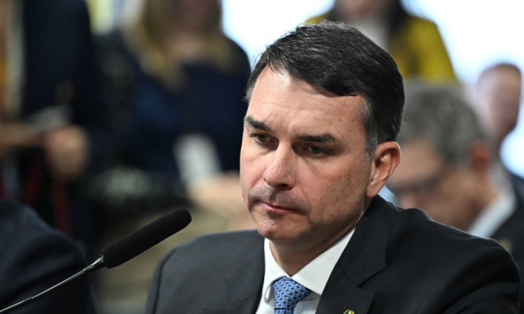 Produtores rurais avaliam que Flávio Bolsonaro ficou menos competitivo após caso Master