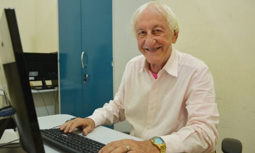 Prefeito José Ronaldo lamenta morte do jornalista Zé Coió