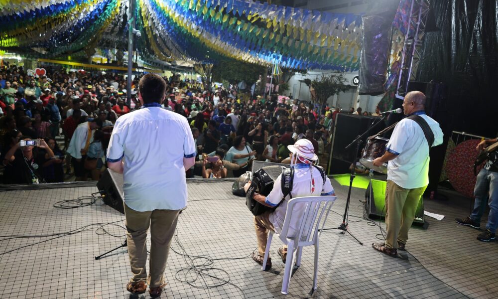 Arraiá do Comércio abre festejos juninos e valoriza tradição nordestina no coração de Feira