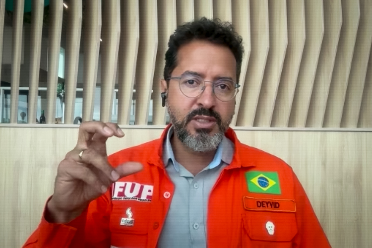 Deyvid Bacelar: “Bancada ruralista está enterrando conquistas ambientais históricas da população brasileira”