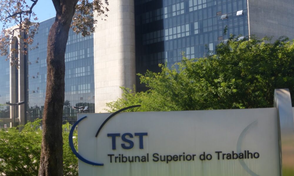 Comissão aprova projeto que cria 45 cargos no Tribunal Superior do Trabalho