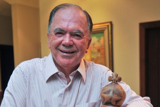 João Leão passa mal, é atendido no Hospital Santa Izabel e já está em casa