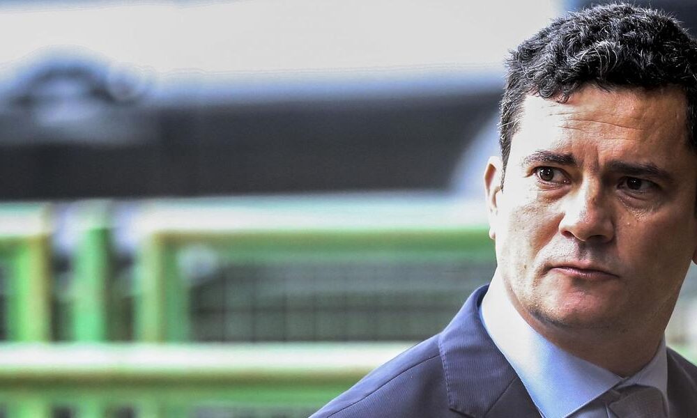 Sérgio Moro sai em defesa de Flávio Bolsonaro e cita Lula