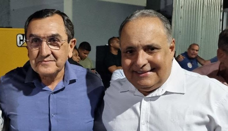 Fernando de Fabinho presente no escritório político de Zé Chico
