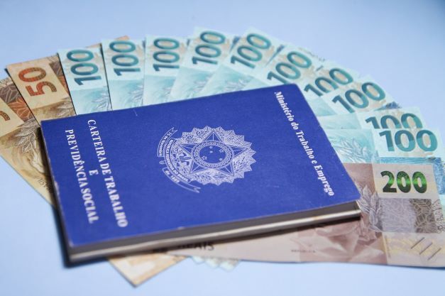 Lucro do FGTS distribuído ao trabalhador será definido neste mês e pode superar R$ 14 bi
