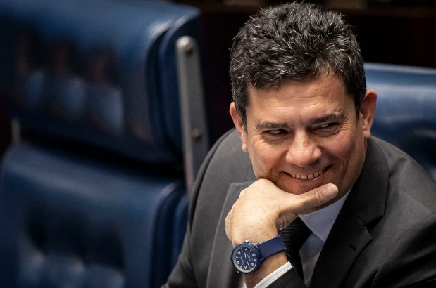 Sergio Moro lidera cenários de 1º e 2º turnos no Paraná