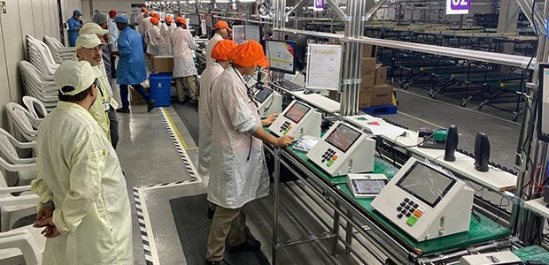 Conheça as quatro empresas que produziram as urnas eletrônicas ao longo de 30 anos