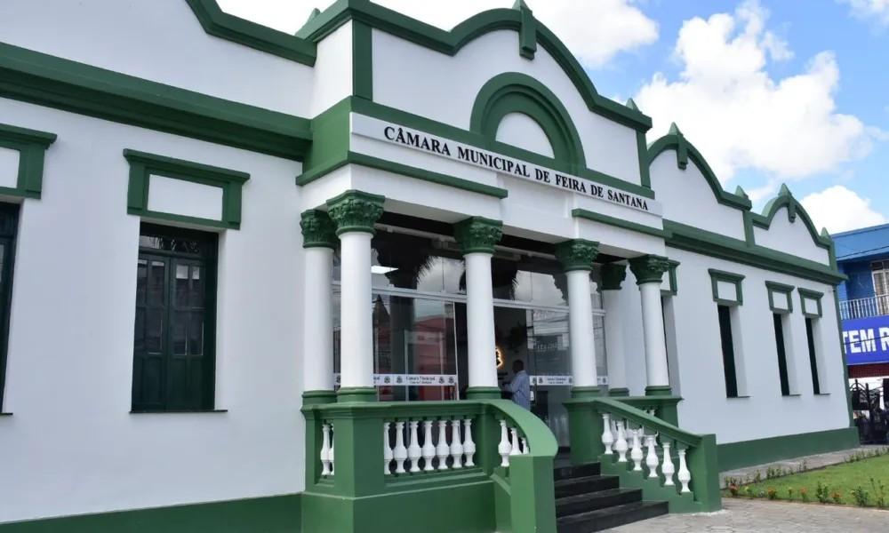 Feira de Santana: Câmara Municipal prorroga contrato de veículos por 12 meses