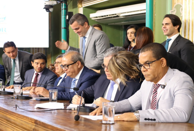 Câmara Municipal de Salvador retomou sessões do segundo semestre