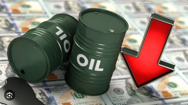 Petróleo recua 2% com nova ofensiva econômica dos EUA contra Irã