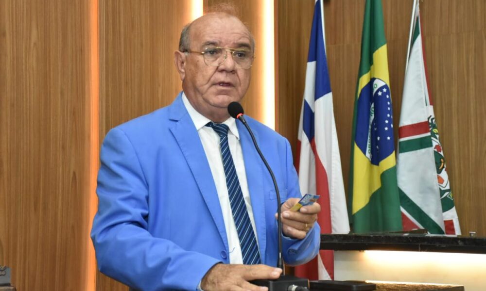 José Carneiro cobra de Deyvid Bacelar o nome do vereador que propôs vender 1.500 votos por R$ 300 mil